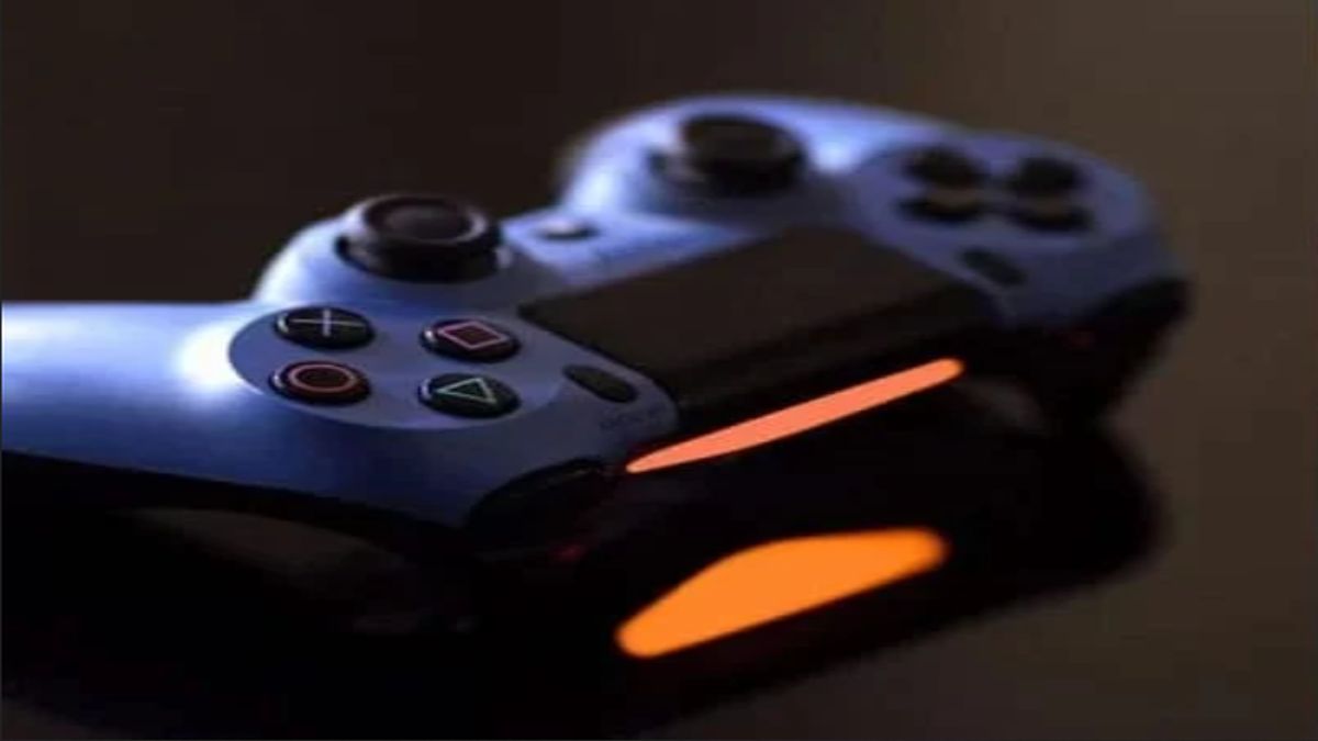 Why Is The PS4 Controller Flashing White Light Then Orange? PS4 Storage
